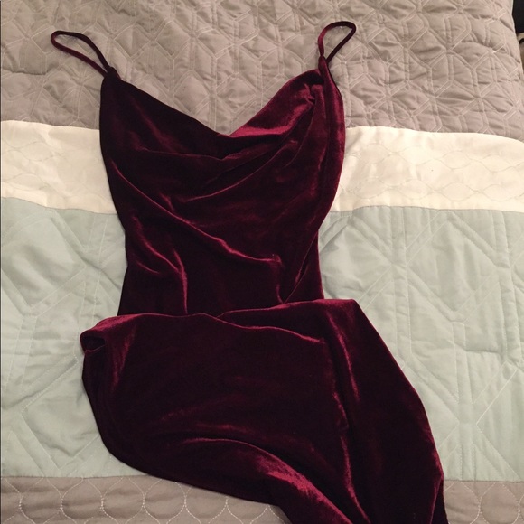 Vintage inspired Velvet scoop neck cocktail dress - Picture 1 of 3